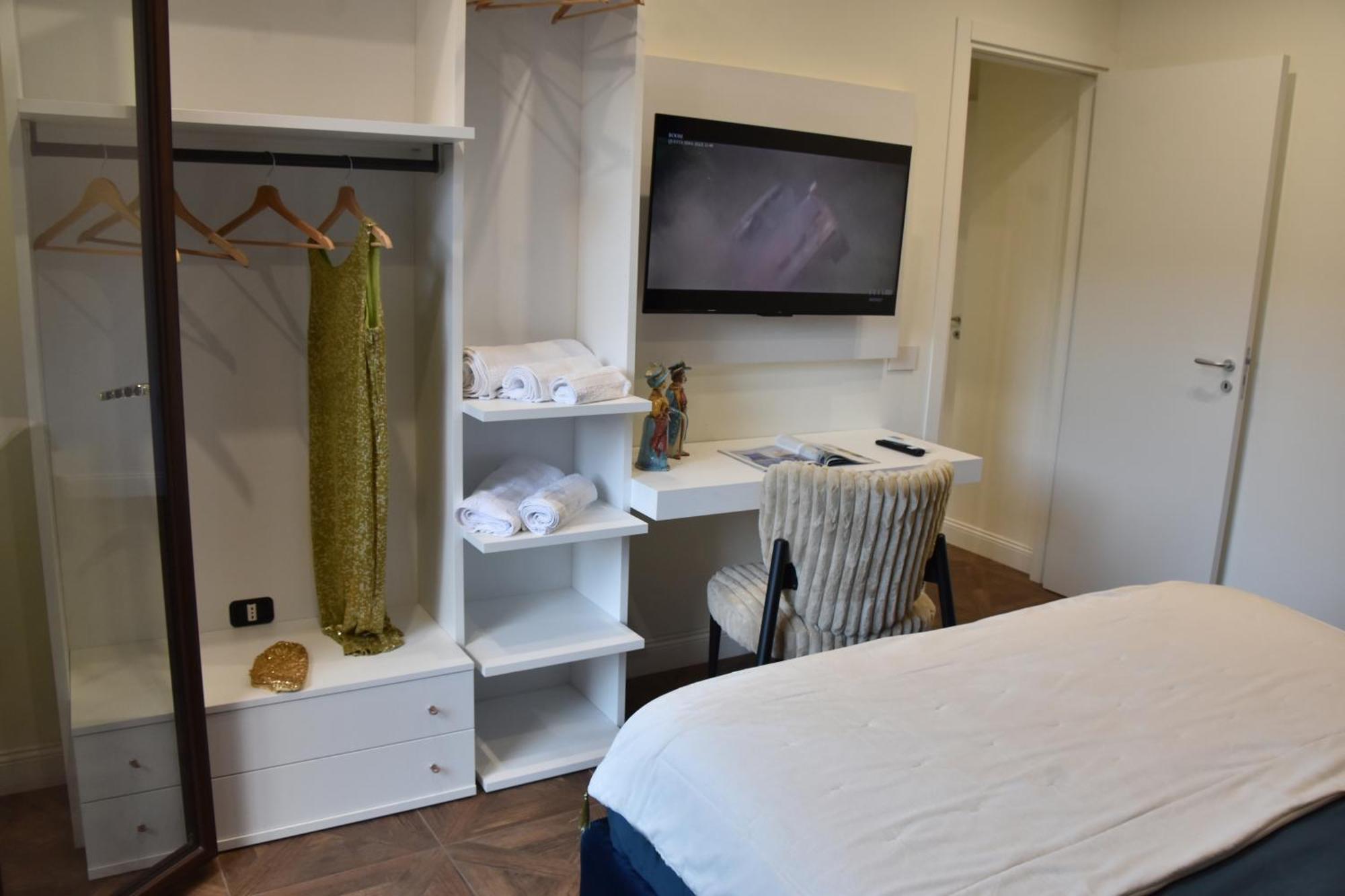 Gloden House Apartment