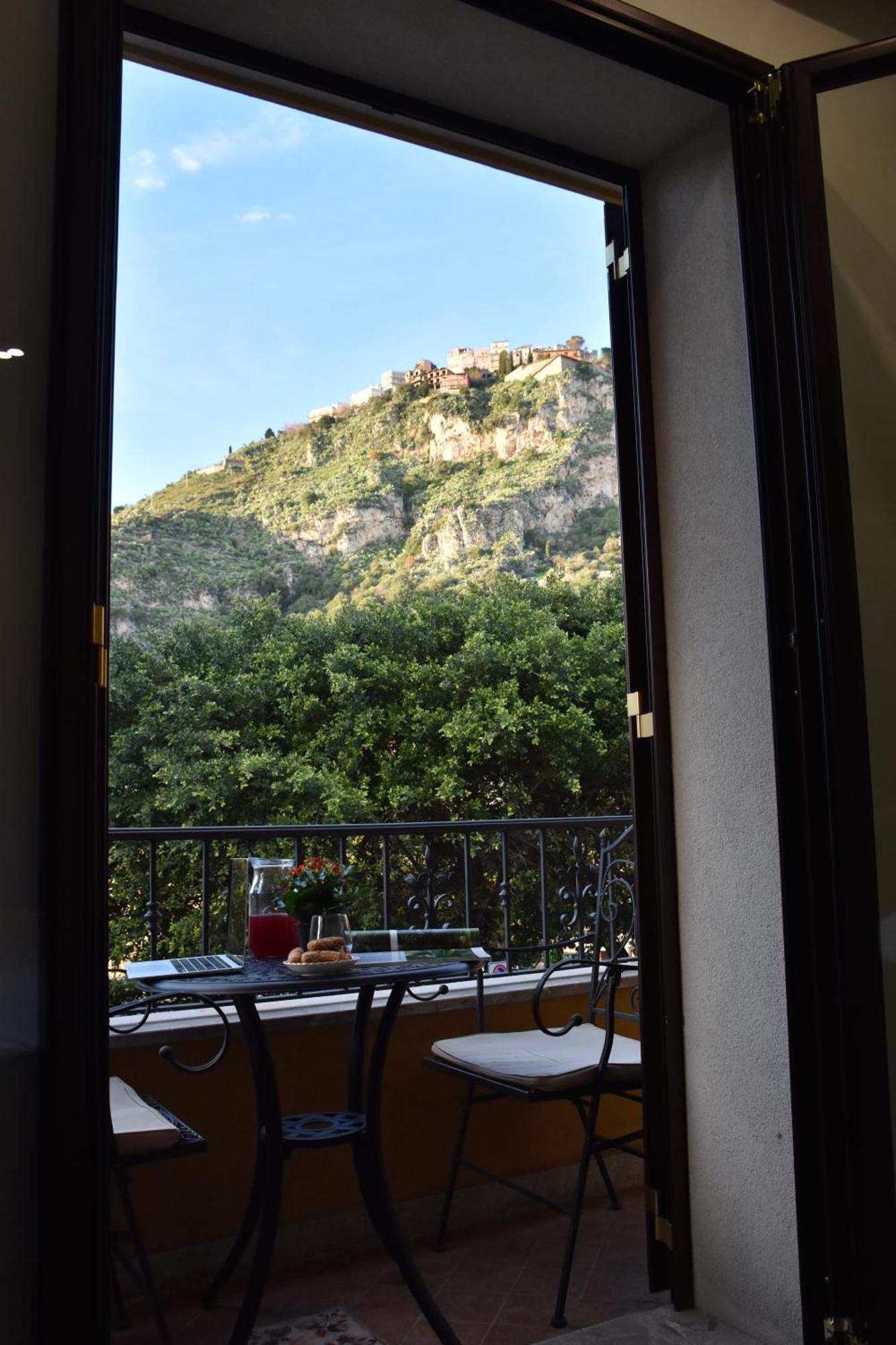 Gloden House Taormina