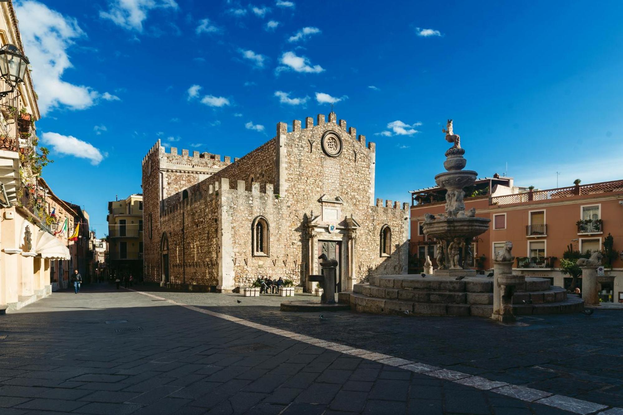 Duomo Square Apartamento *