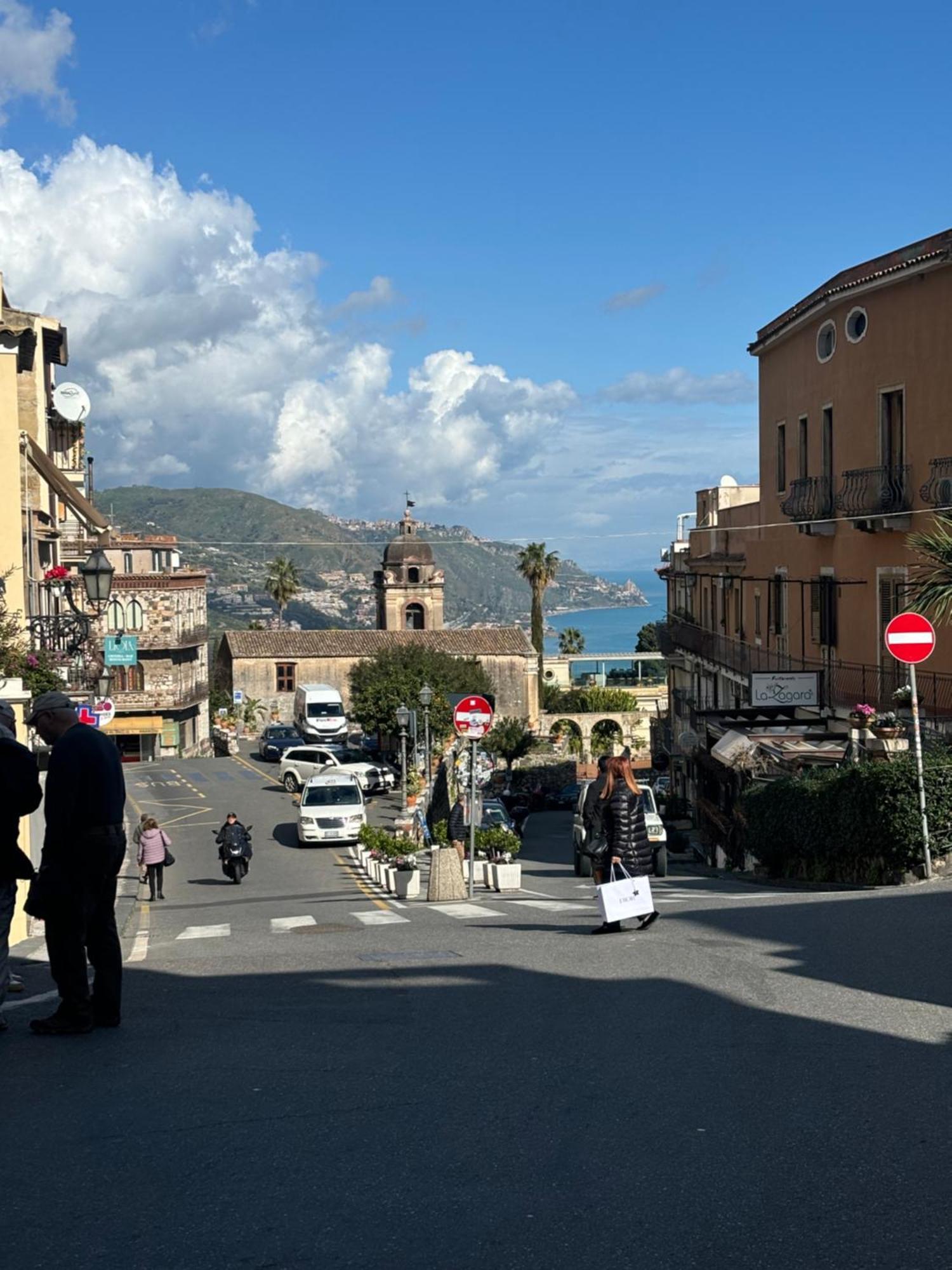 C'est La Vie * Taormina