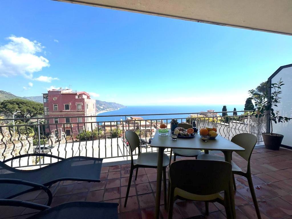 Dama View By Holidays Apartment