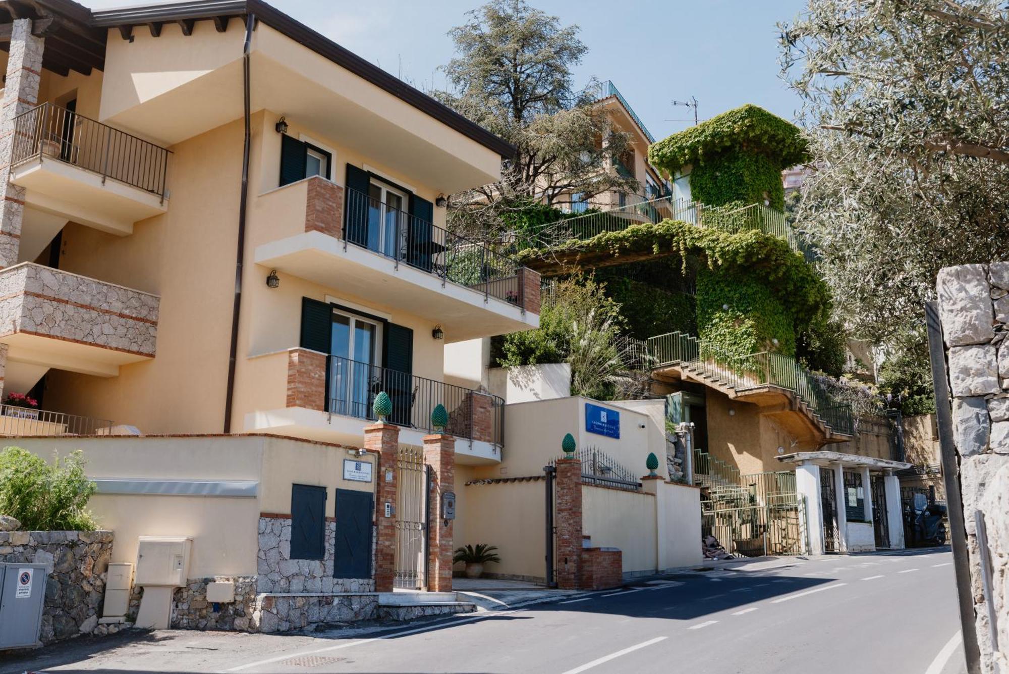 Apartment Villa Da Vinci Luxury Panoramic Apartments - Taormina Rooms Collection
