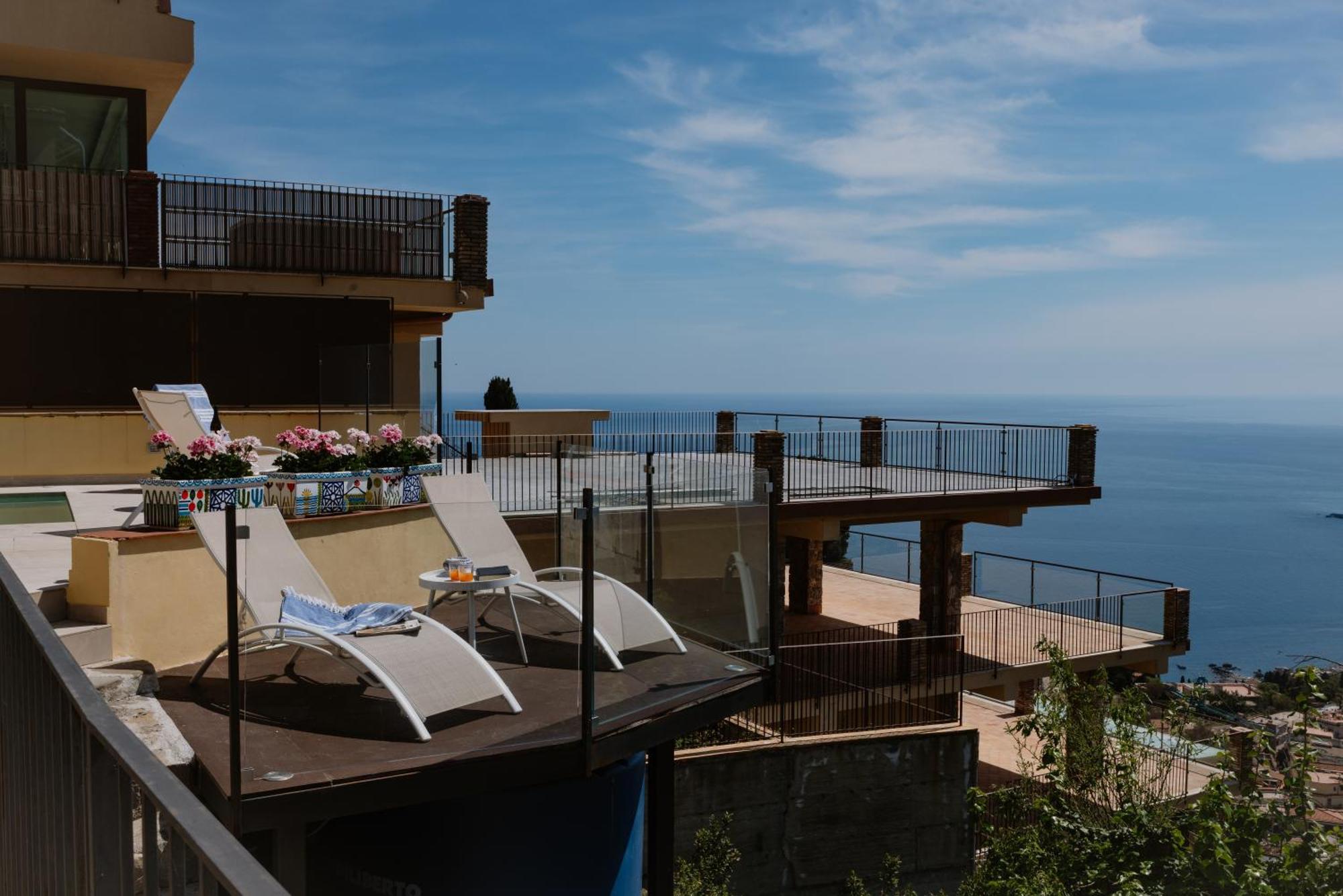 Apartment Villa Da Vinci Luxury Panoramic Apartments - Taormina Rooms Collection Taormina