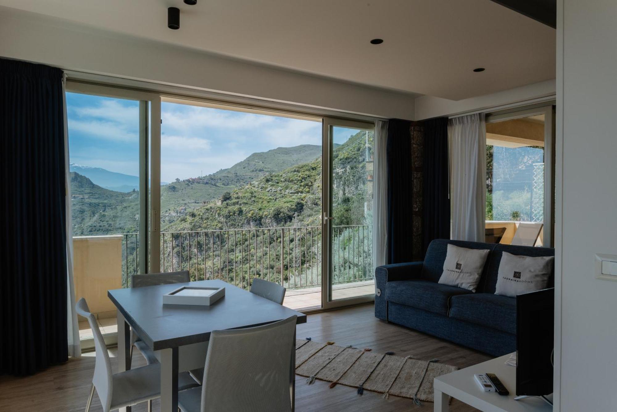 Villa Da Vinci Luxury Panoramic Apartments - Taormina Rooms Collection * Taormina