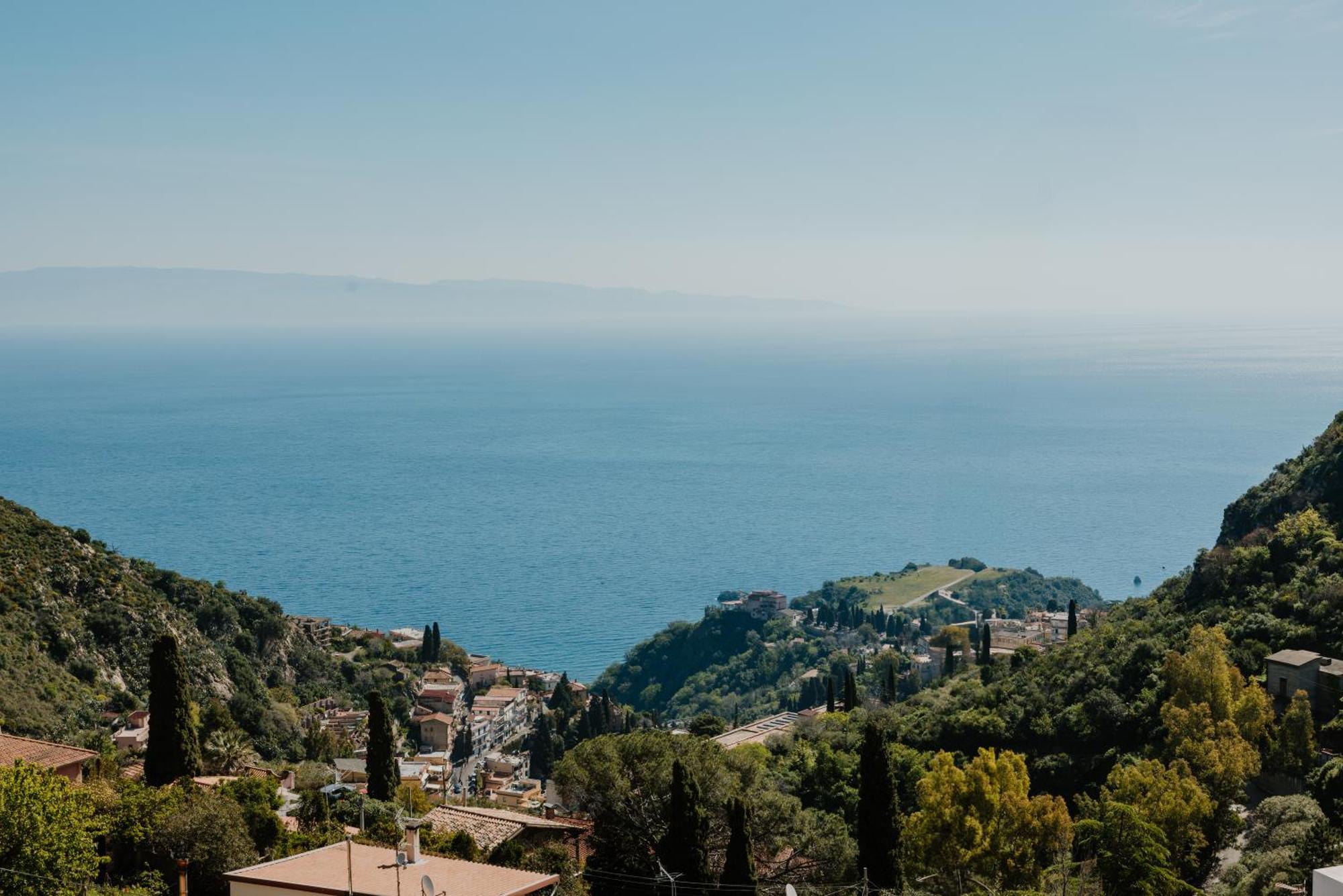 Villa Da Vinci Luxury Panoramic Apartments - Taormina Rooms Collection *