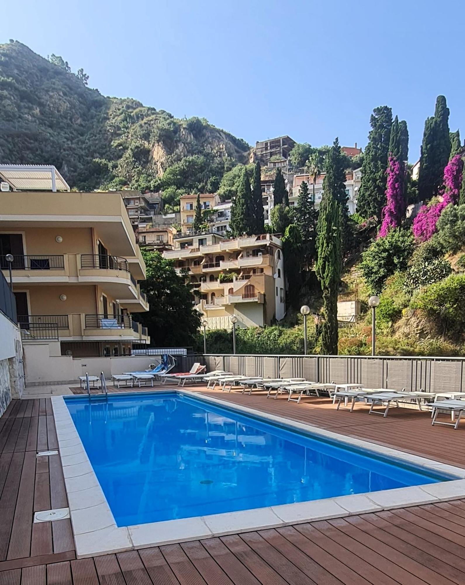 Mediterranean Pool & Parking *
