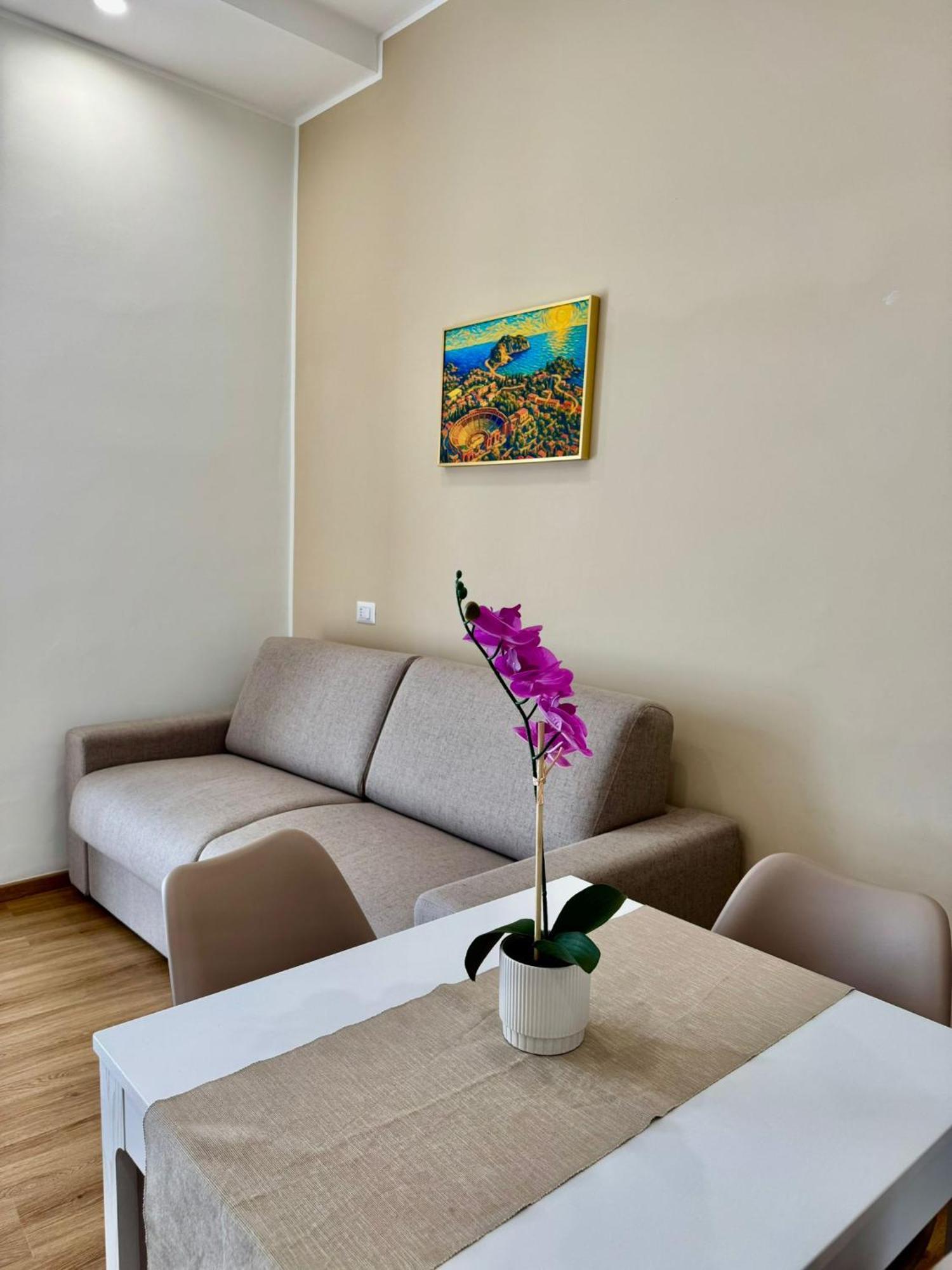 Apartment Mon