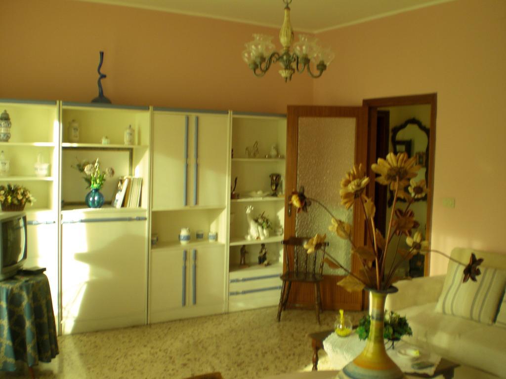 Apartment Theokles *