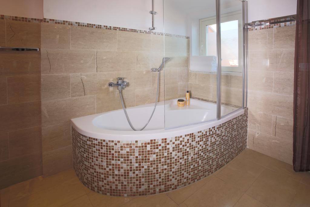Appartement Center 4 Bedroom Penthouse, Terrace With Views *