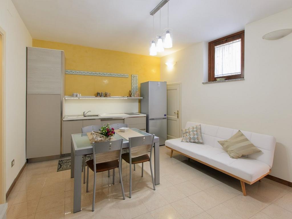 Apartment Casa Vico Romano 2 *