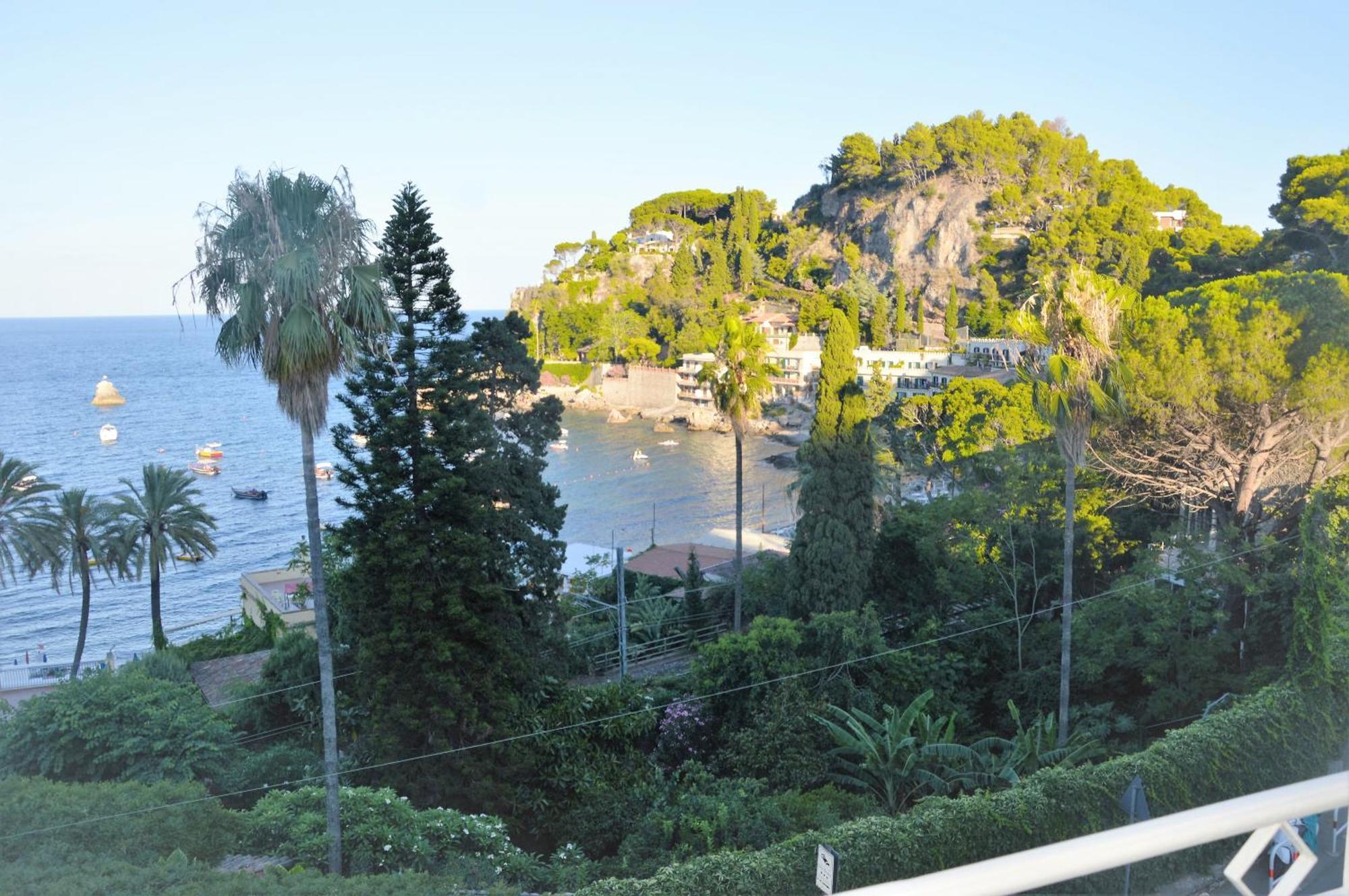 A Due Passi Dal Mare Bed & Breakfast *