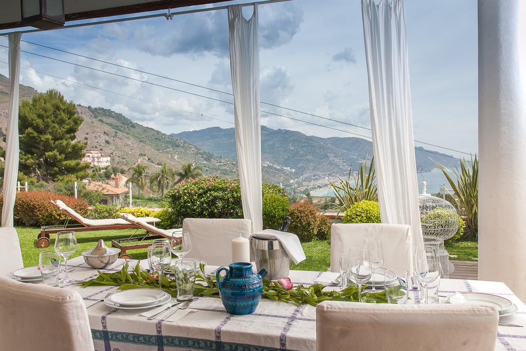 Luxury Taorum With Spectacular Sea Views In Villa