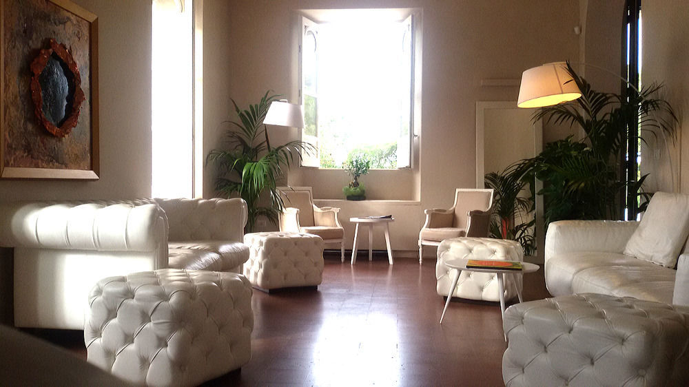 Mon Repos Hotel 3*