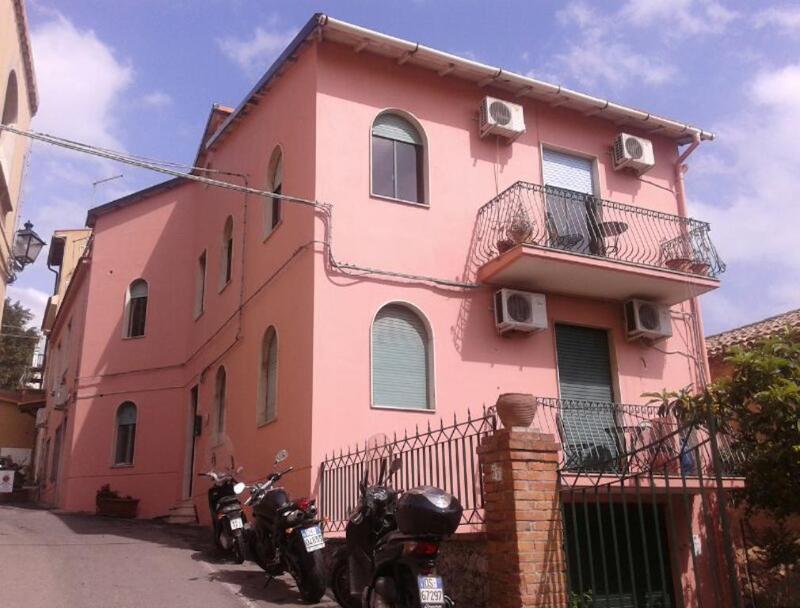 Center * Taormina