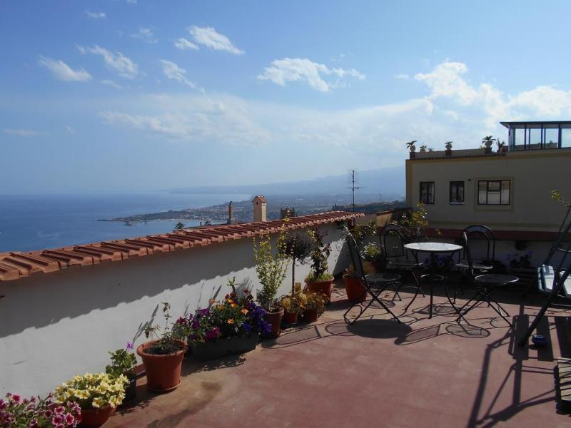 Center * Taormina