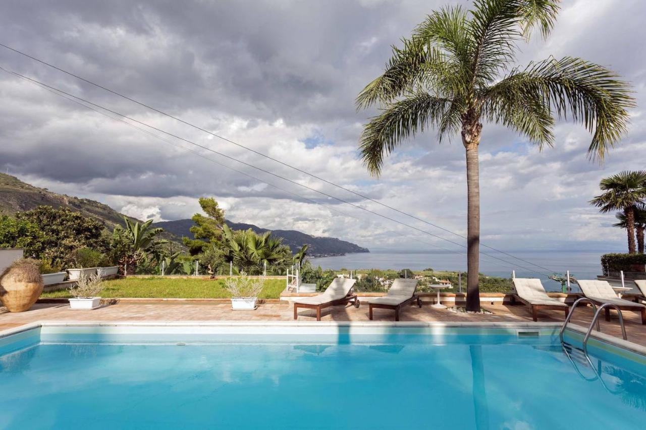 Luxury Taorum With Spectacular Sea Views In Villa