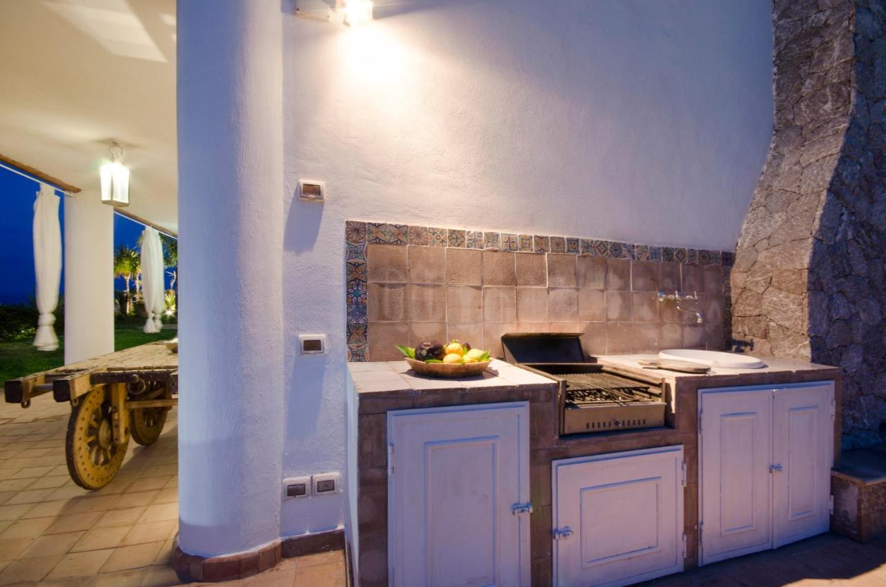 Luxury Taorum With Spectacular Sea Views In Villa