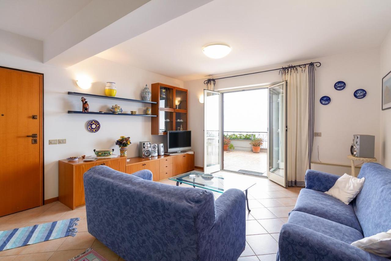Fontana Vecchia Seaview Apartment *