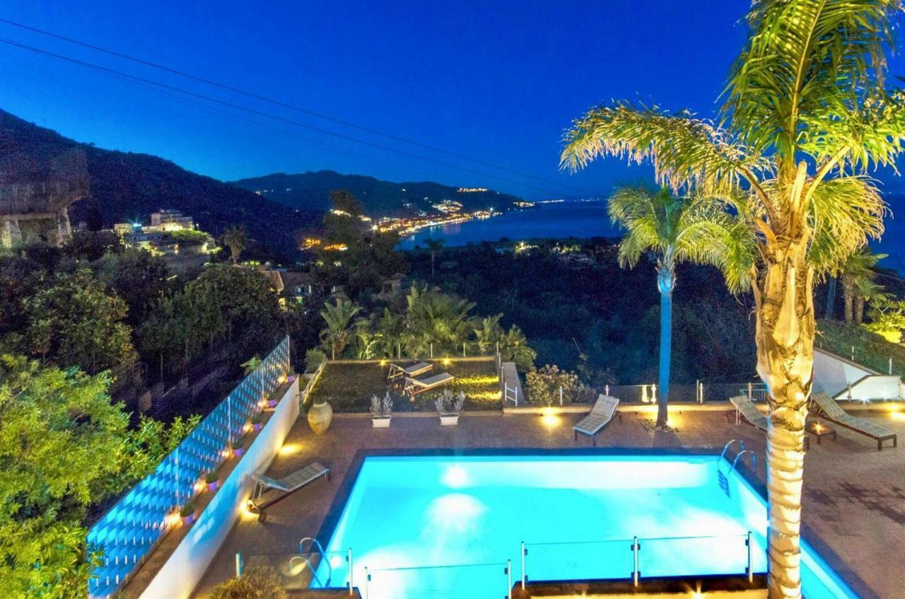 Luxury Taorum With Spectacular Sea Views In Villa