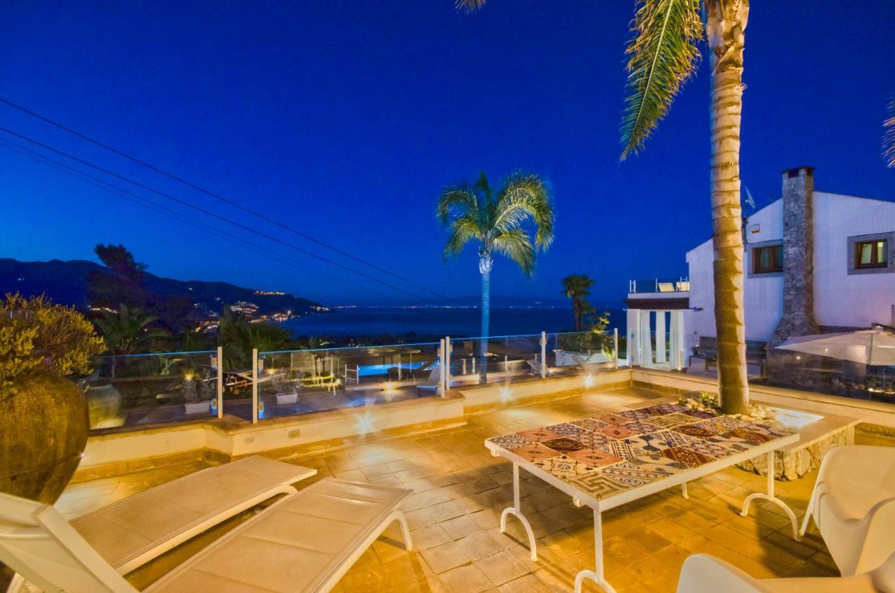 Luxury Taorum With Spectacular Sea Views In Villa *