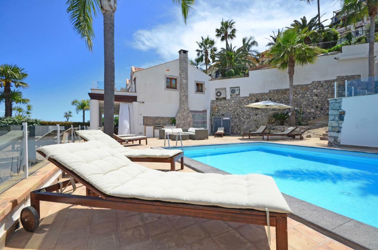 Luxury Taorum With Spectacular Sea Views In *