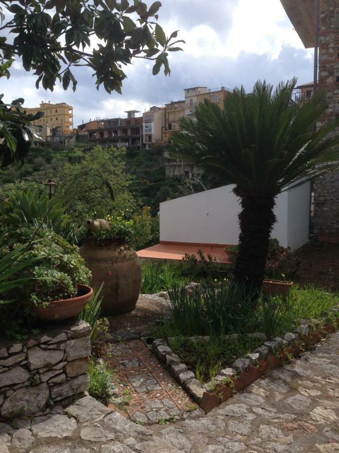 Branco Pousada Taormina