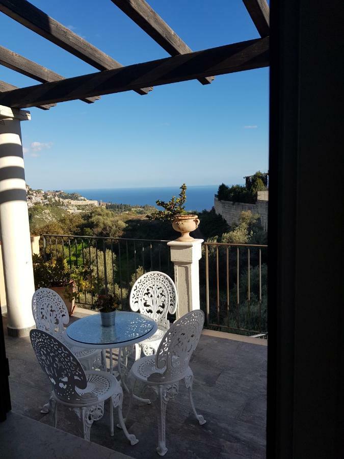 Lucia Villa Taormina