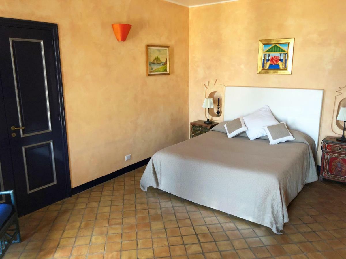 Eleonora Isola Bella Sea View Small Pool + Jacuzzi