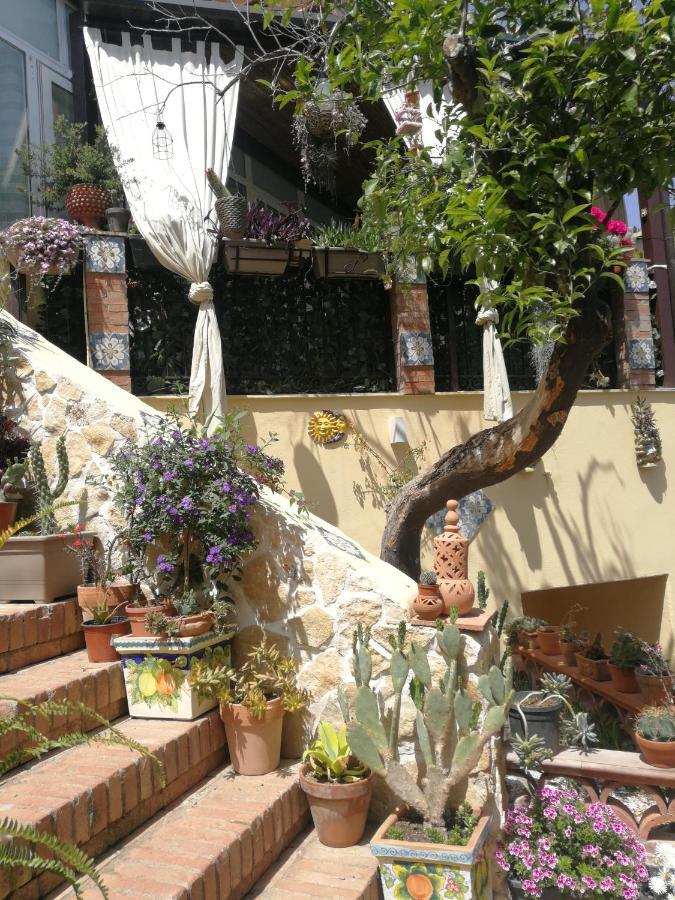 Casa Donna Fiorella Tipica Siciliana * Taormina