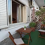 Holiday Room \