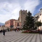 Taormina\'S Odyssey Guest House
