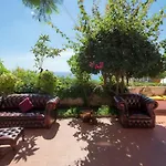 Villa Krater