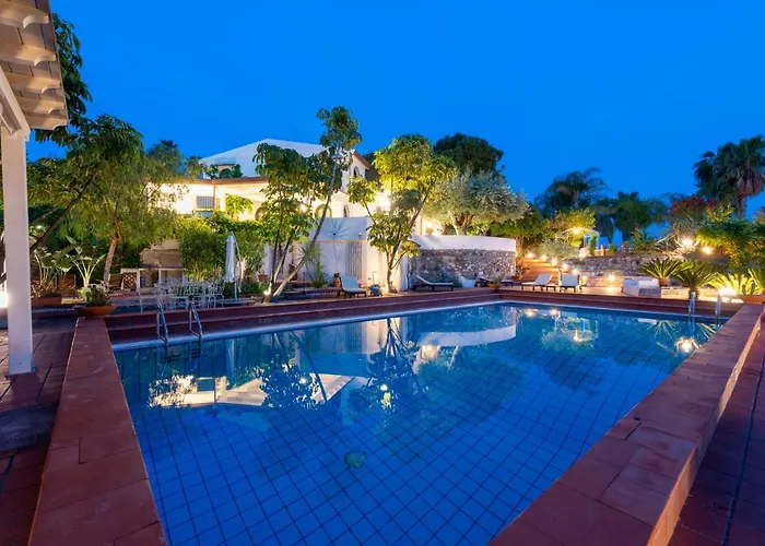 Villa With Pool & Jacuzzi