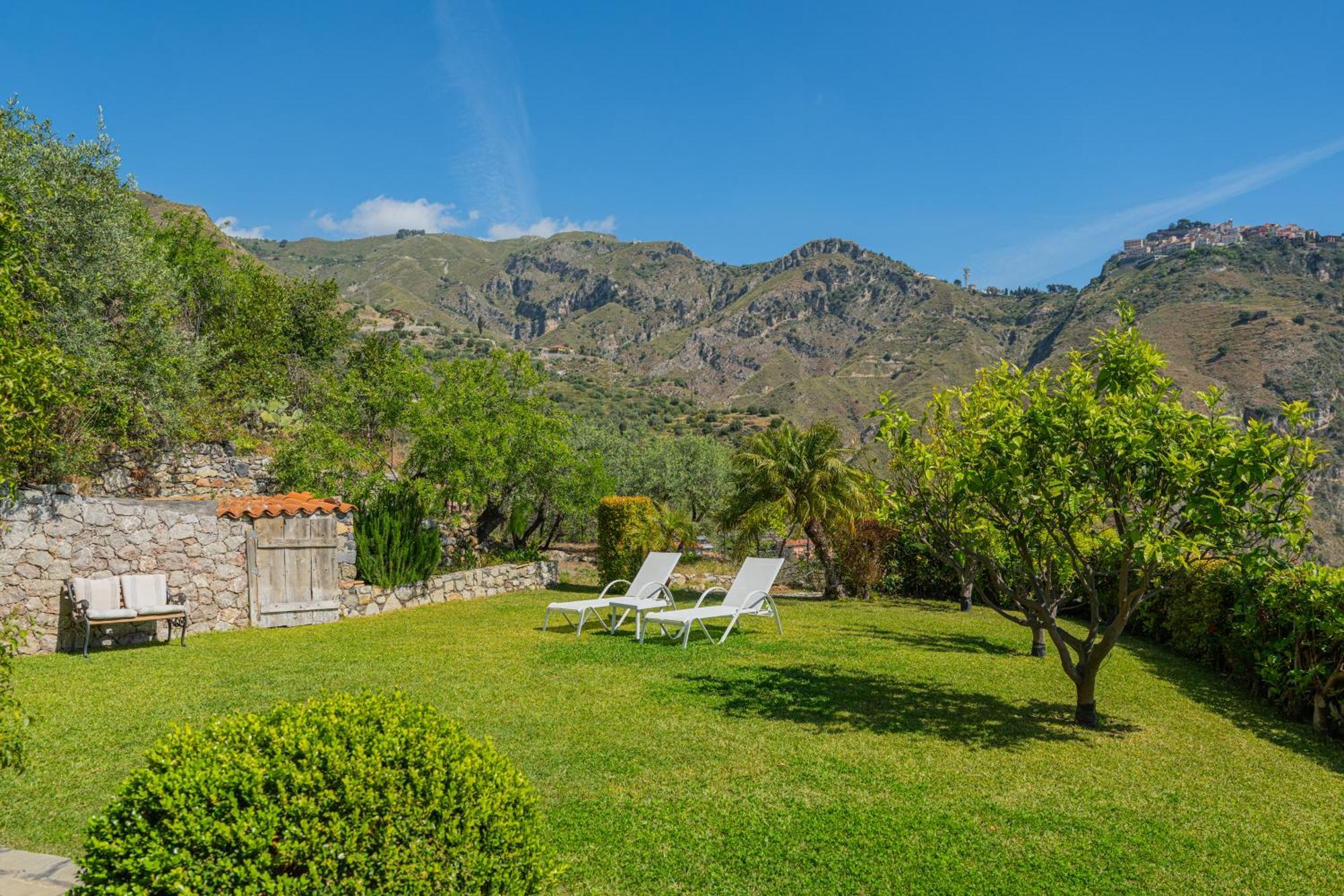 Sea View Villa *