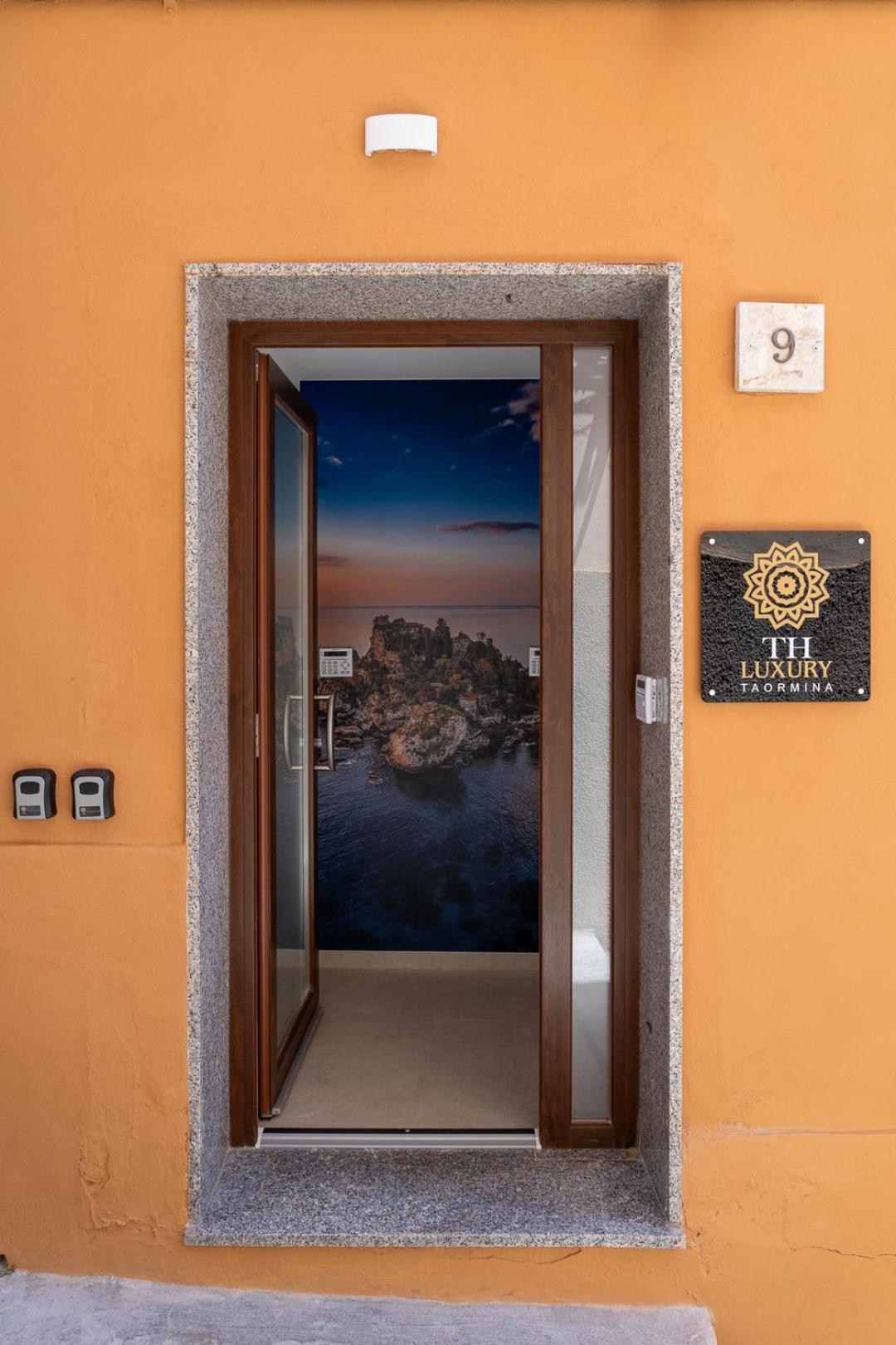 Th Luxury Guest house *
