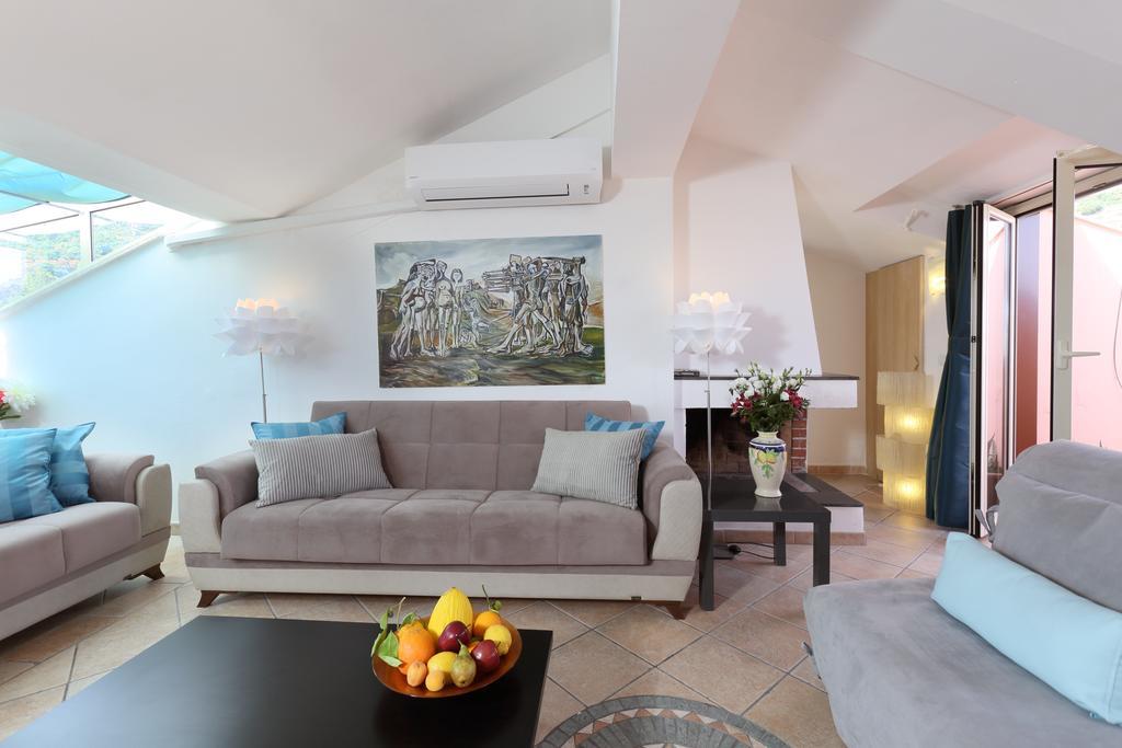 Center 4 Bedroom Penthouse, Terrace With Views