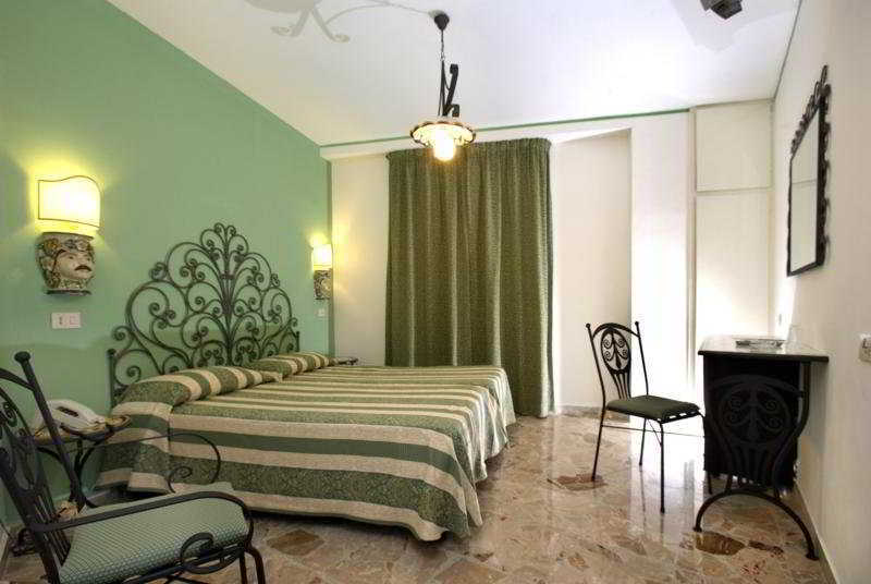 Kristina 3* Taormina