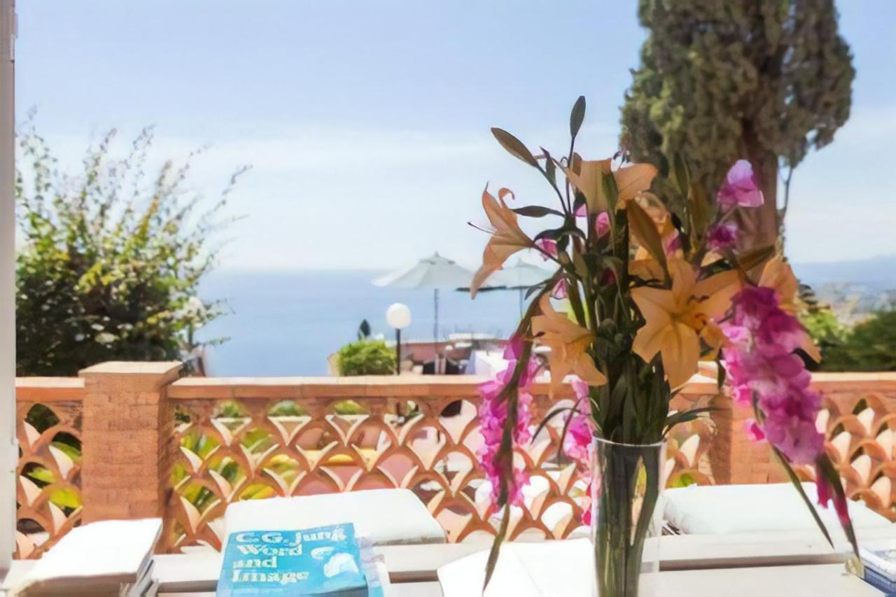 Krater Villa