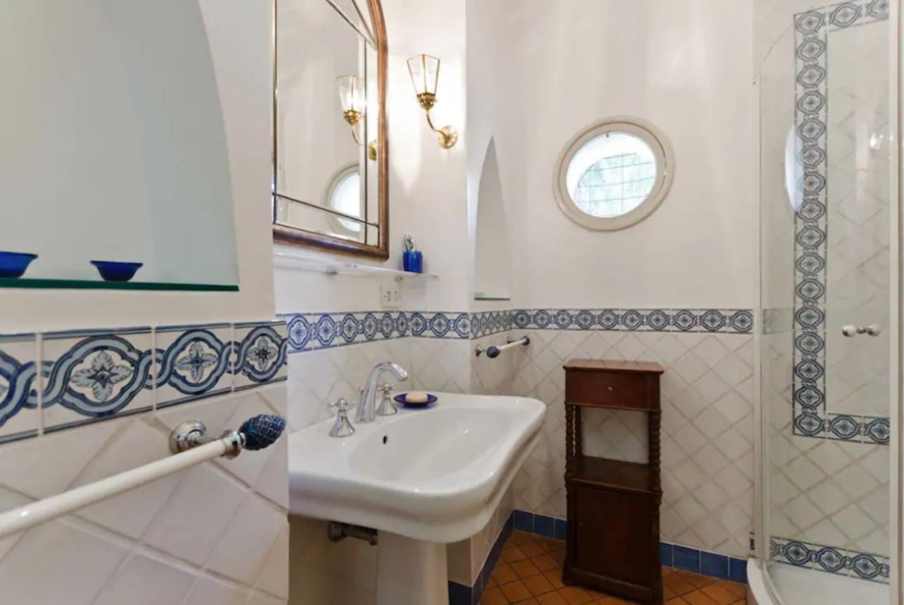 Mimosa Villa *
