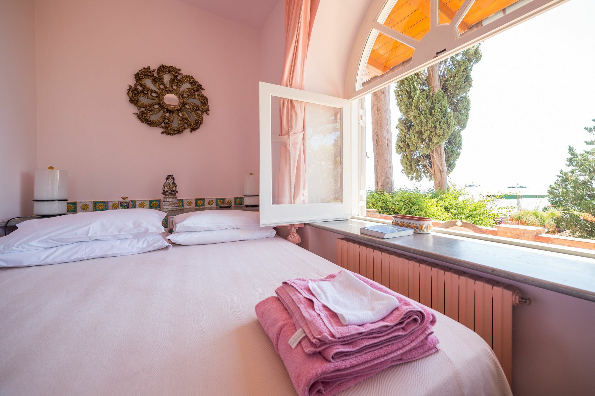 Krater Villa Taormina