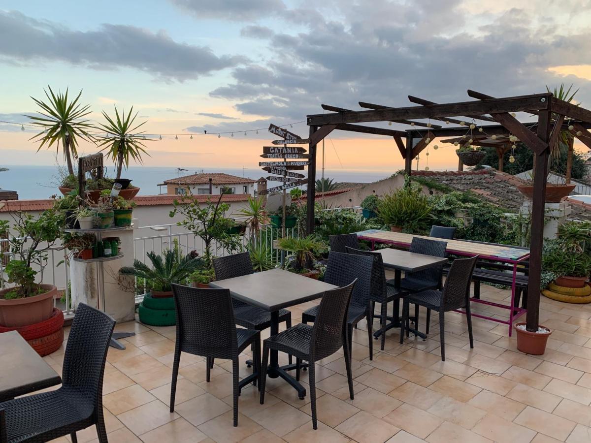 - Homstel Taormina