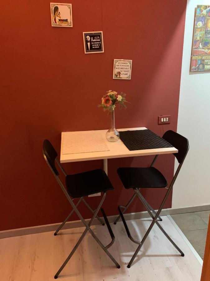 - Homstel Hostel *