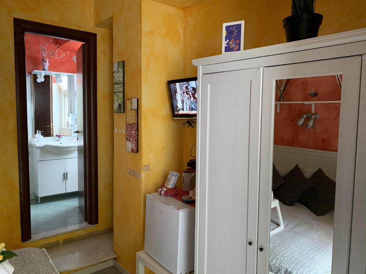 Hostel - Homstel *