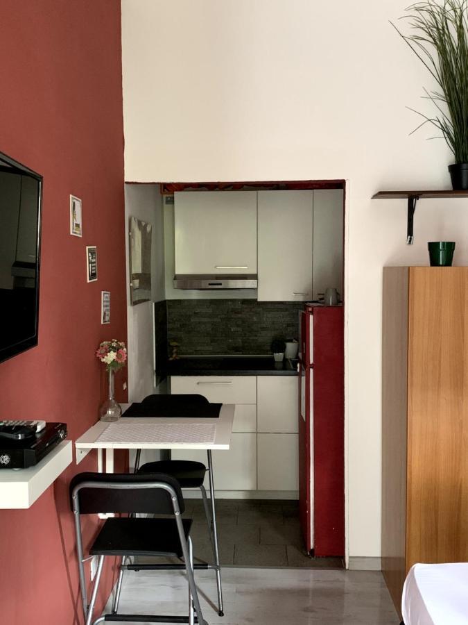 - Homstel Hostel *