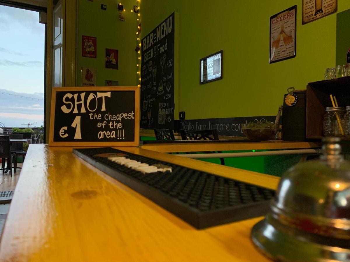 Hostel - Homstel *